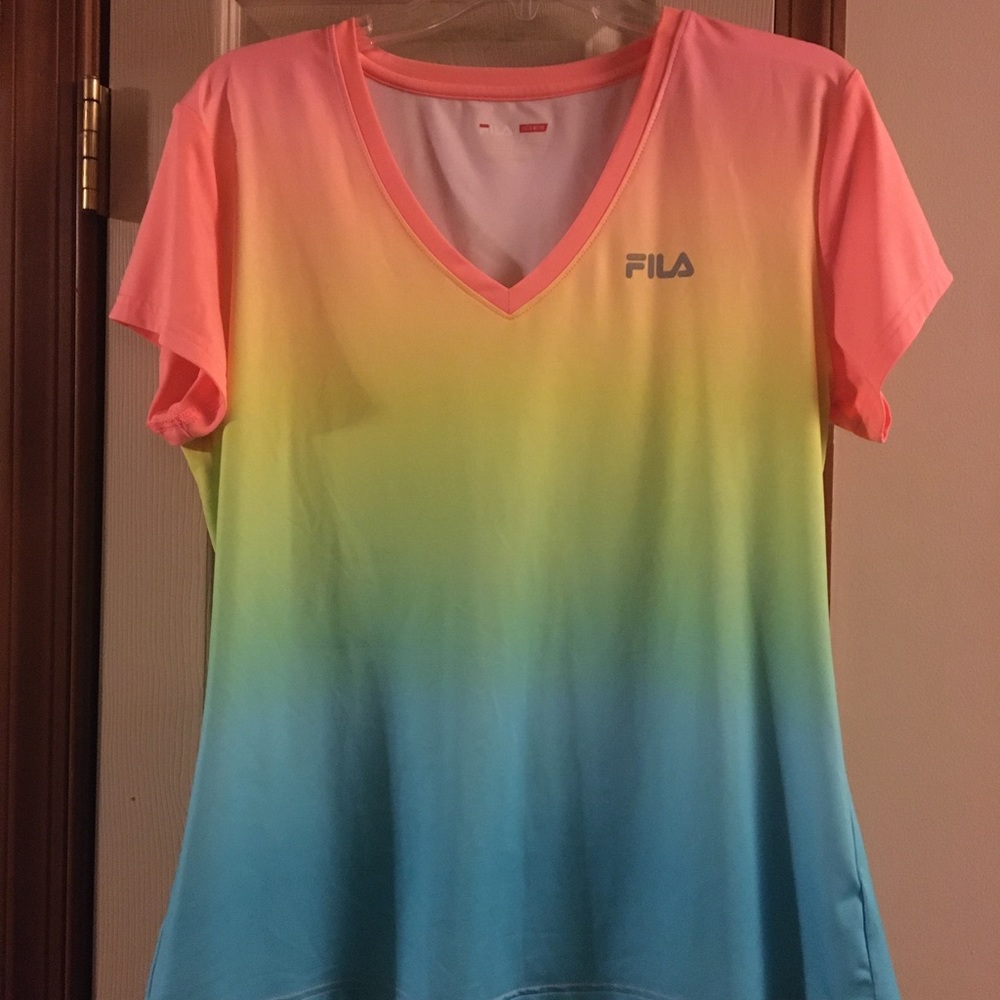 Fila s/a tee size xl. Used